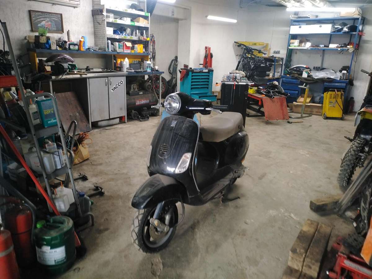 Piaggio Vespa, scooters / mopeds