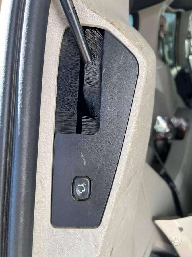 Chrysler Town & Country по частям