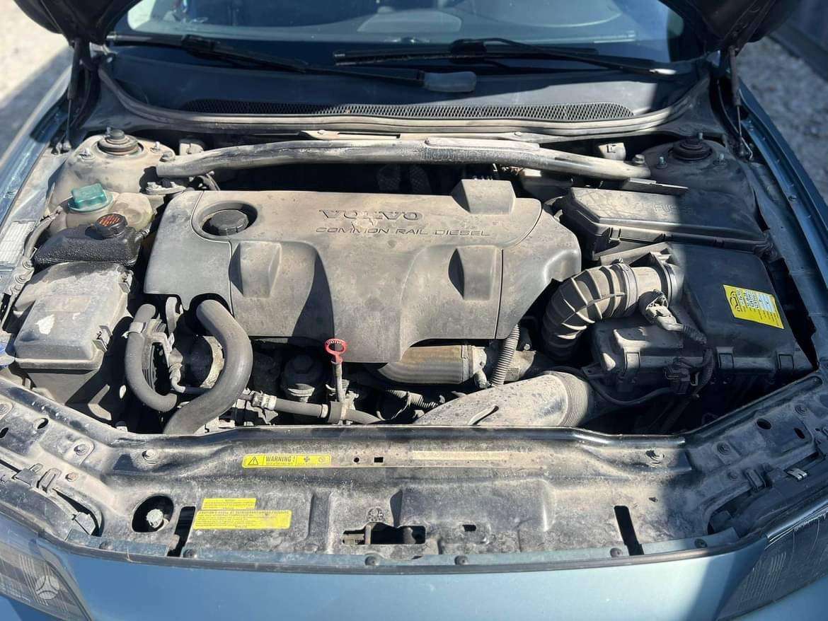 Volvo V70 for parts
