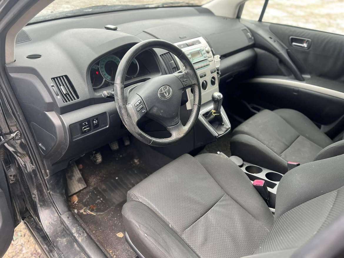 Toyota Corolla Verso for parts