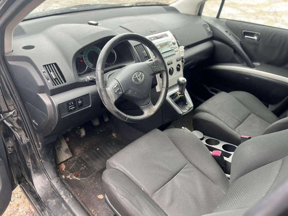 Toyota Corolla Verso rezerves daļās
