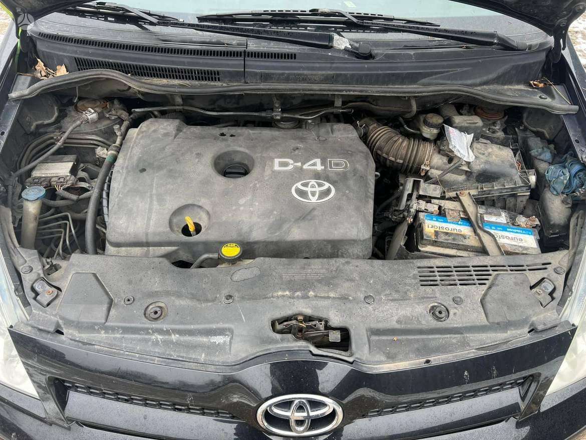 Toyota Corolla Verso rezerves daļās