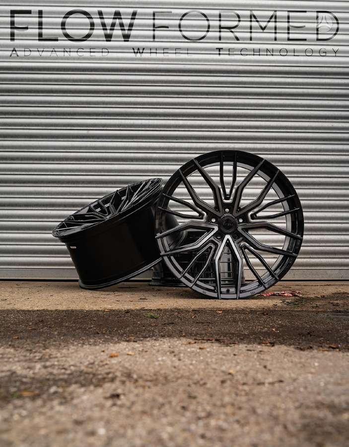 RIVIERA RF9 Black Dark Tint, light alloy, R22