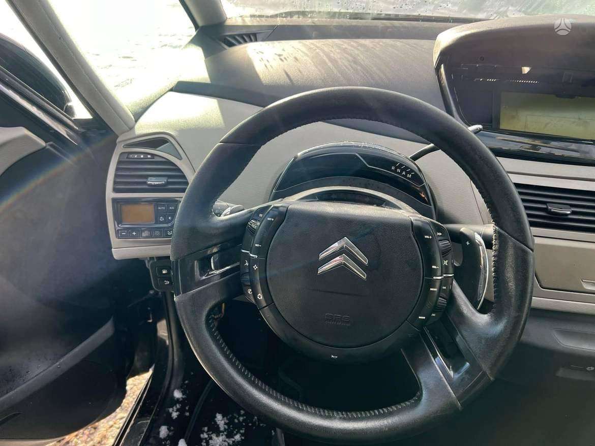 Citroen C4 Picasso dalimis
