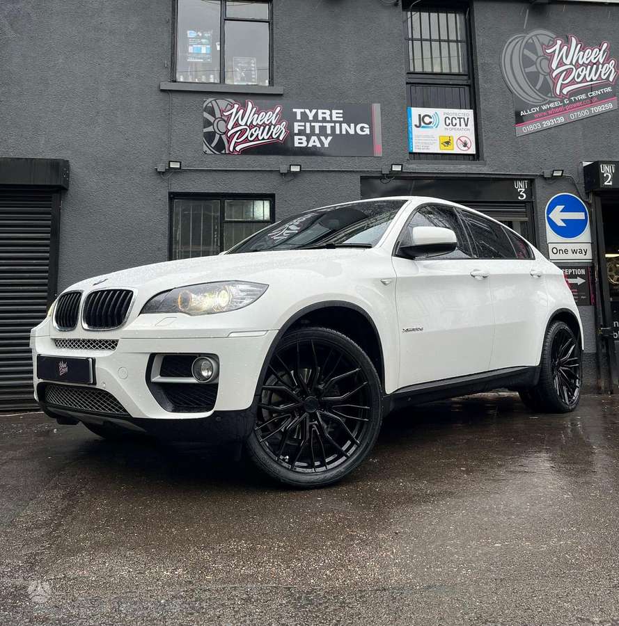 RIVIERA Riviera RF9 Gloss Black, легкосплавные , R22