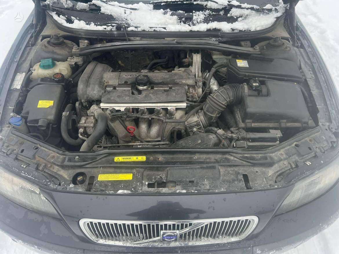 Volvo V70 for parts