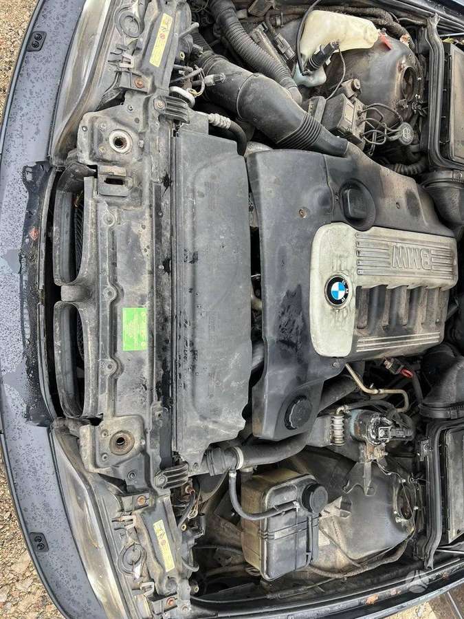 BMW 530 dalimis