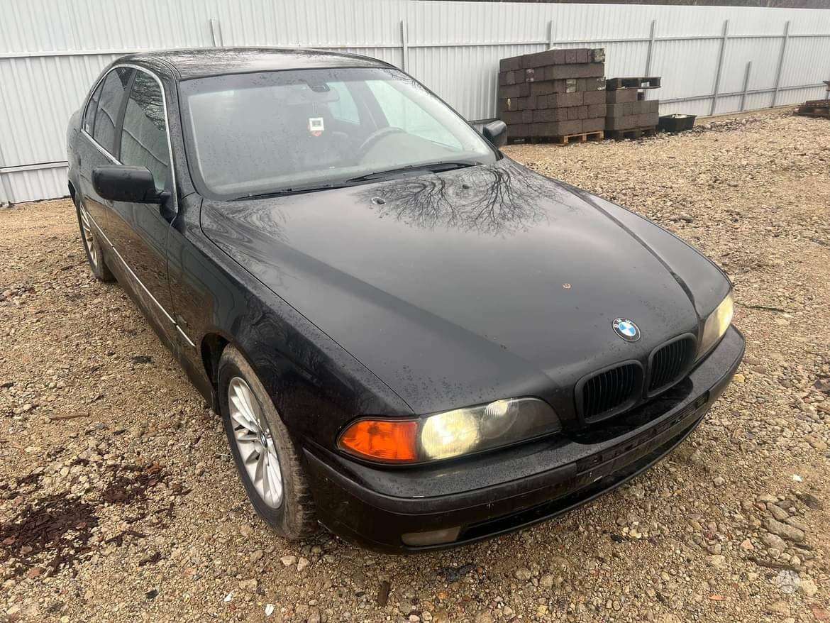 BMW 530 rezerves daļās
