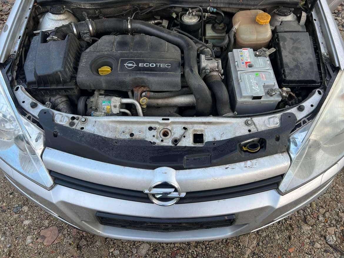 Opel Astra dalimis