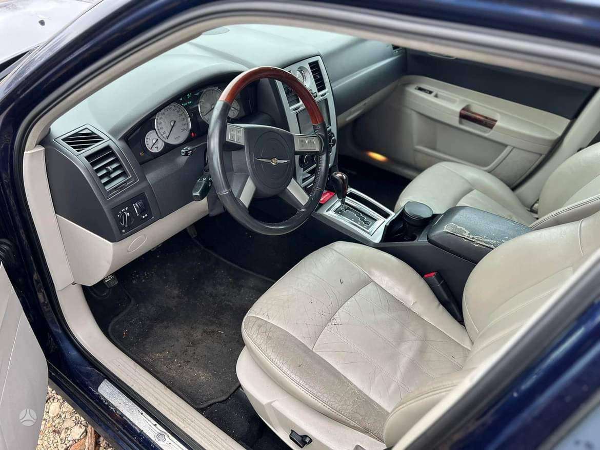 Chrysler 300C по частям