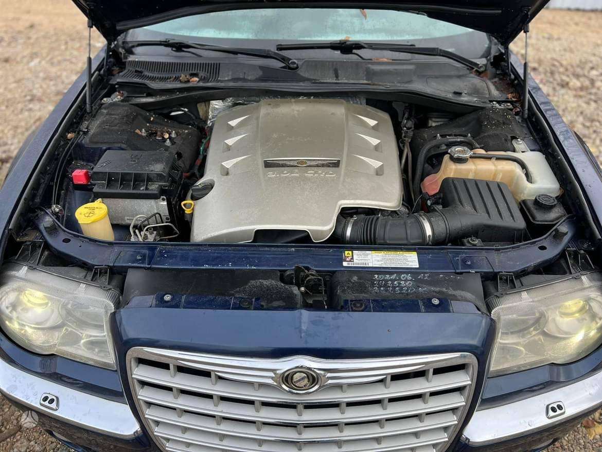 Chrysler 300C dalimis