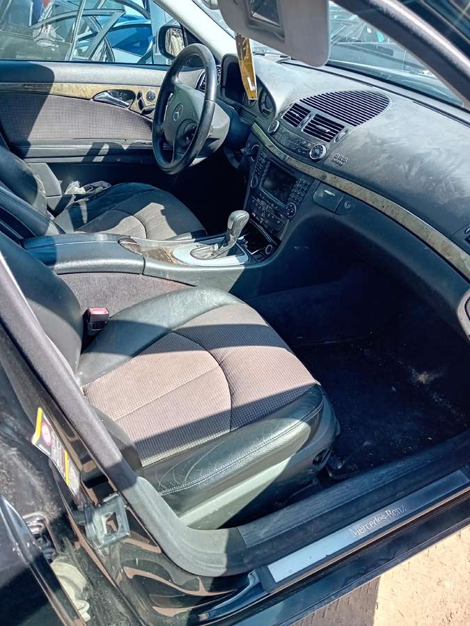 Mercedes-Benz E320 rezerves daļās