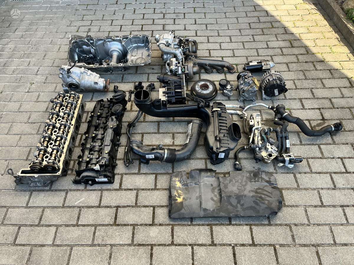 BMW X5 variklio detalės