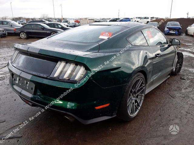 Ford Mustang dalimis