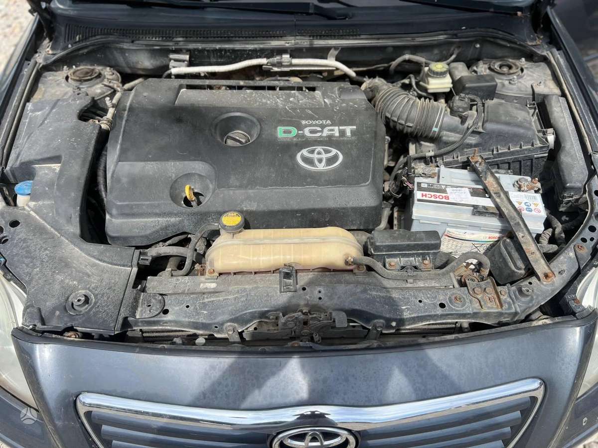 Toyota Avensis по частям
