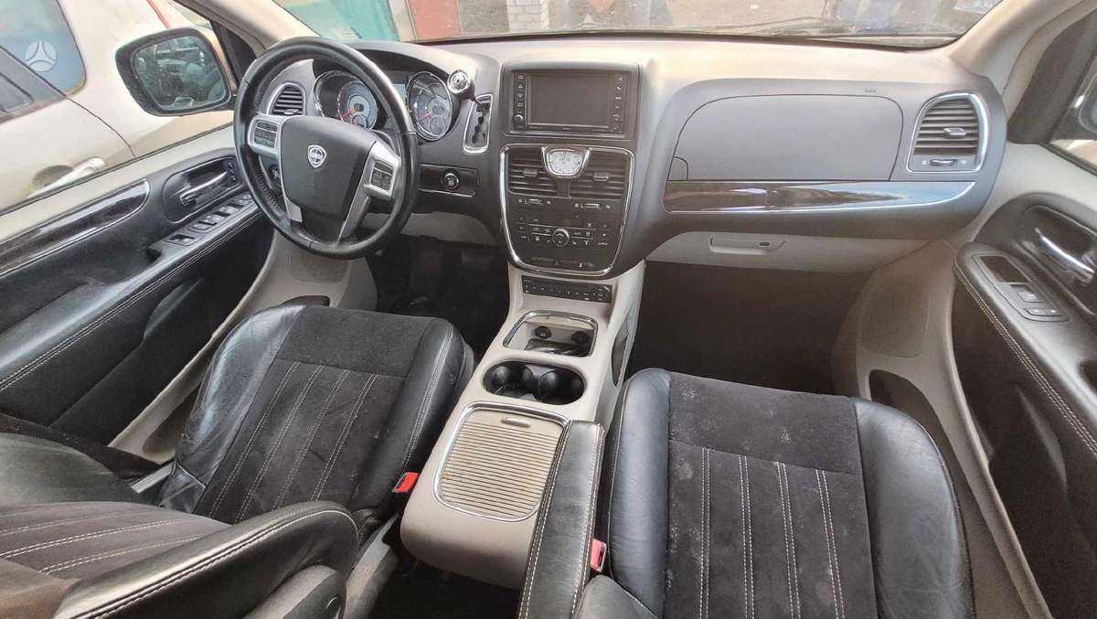 Lancia Voyager