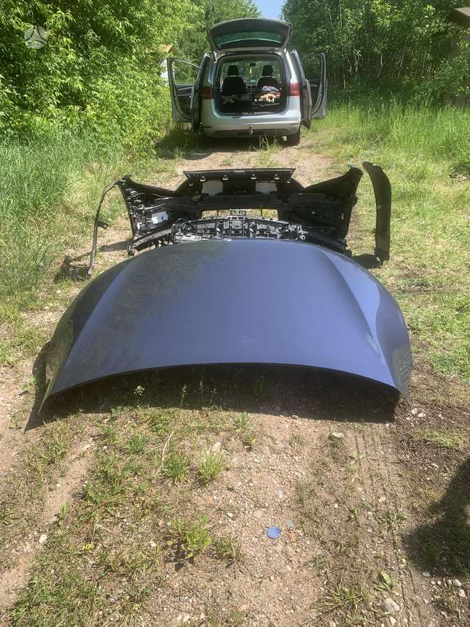 Mercedes-Benz EQS kėbulo dalys