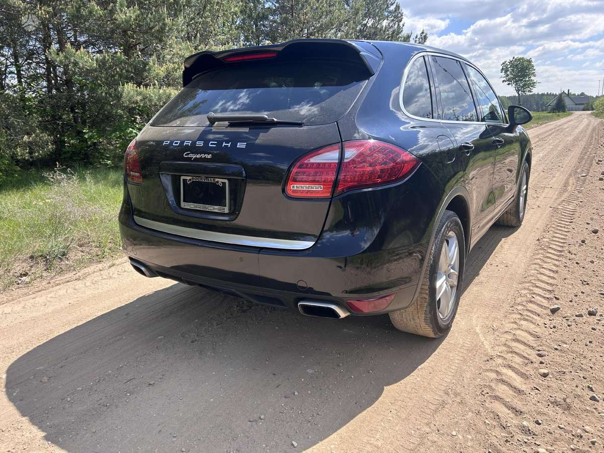 Porsche Cayenne dalimis