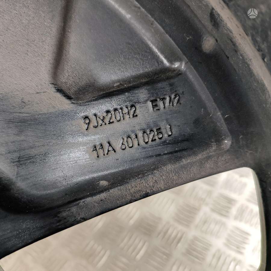 Volkswagen ID 4, light alloy, R20