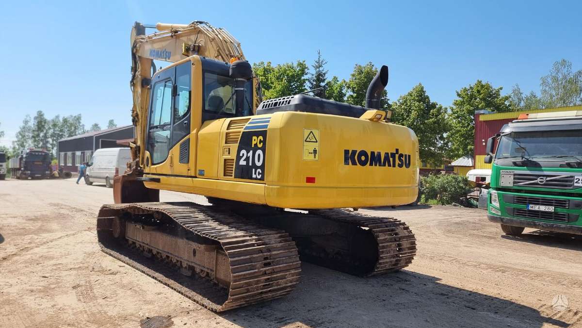 Komatsu PC210 LC-8, ekskavatori