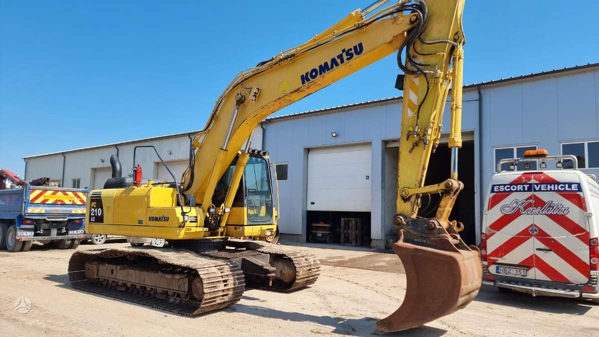 Komatsu PC210 LC-8, ekskavatori