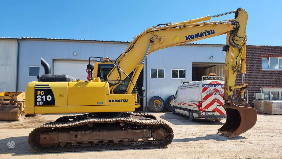 Komatsu PC210 LC-8, ekskavatori