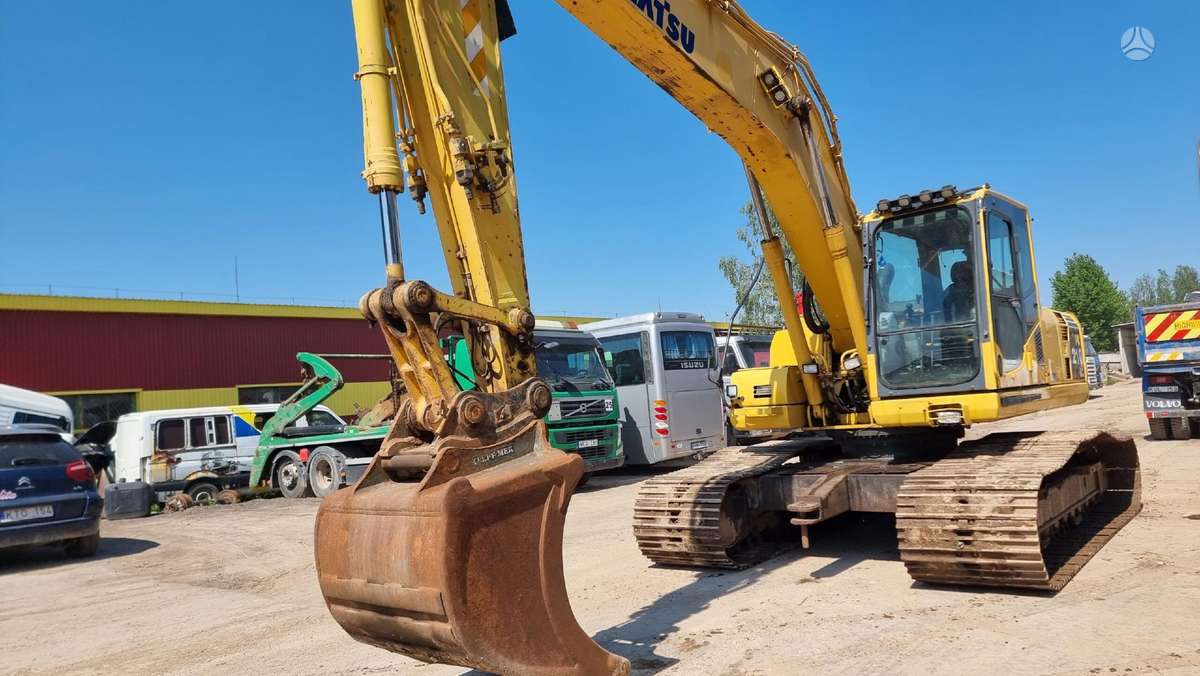 Komatsu PC210 LC-8, ekskavatori