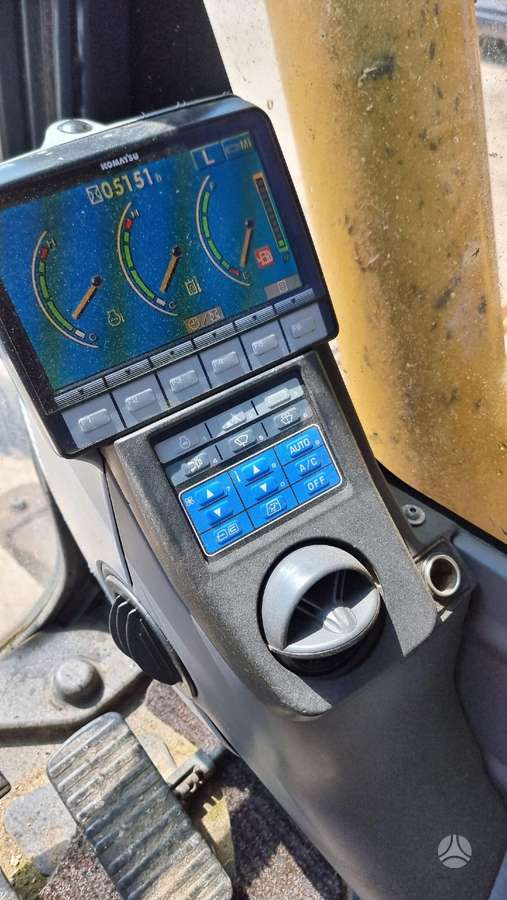 Komatsu PC210 LC-8, ekskavatori