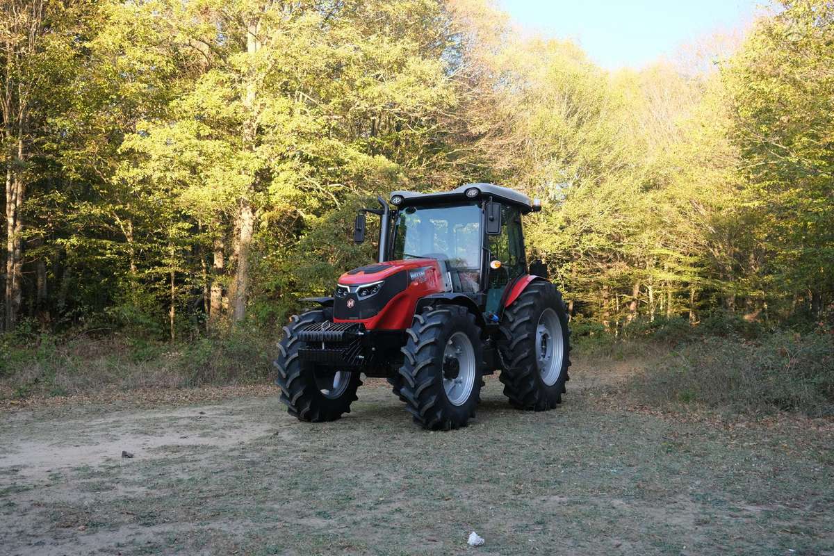 HATTAT T4105, traktoriai