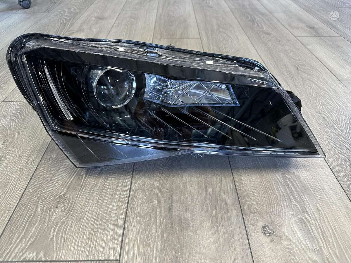 Skoda Superb gaismas
