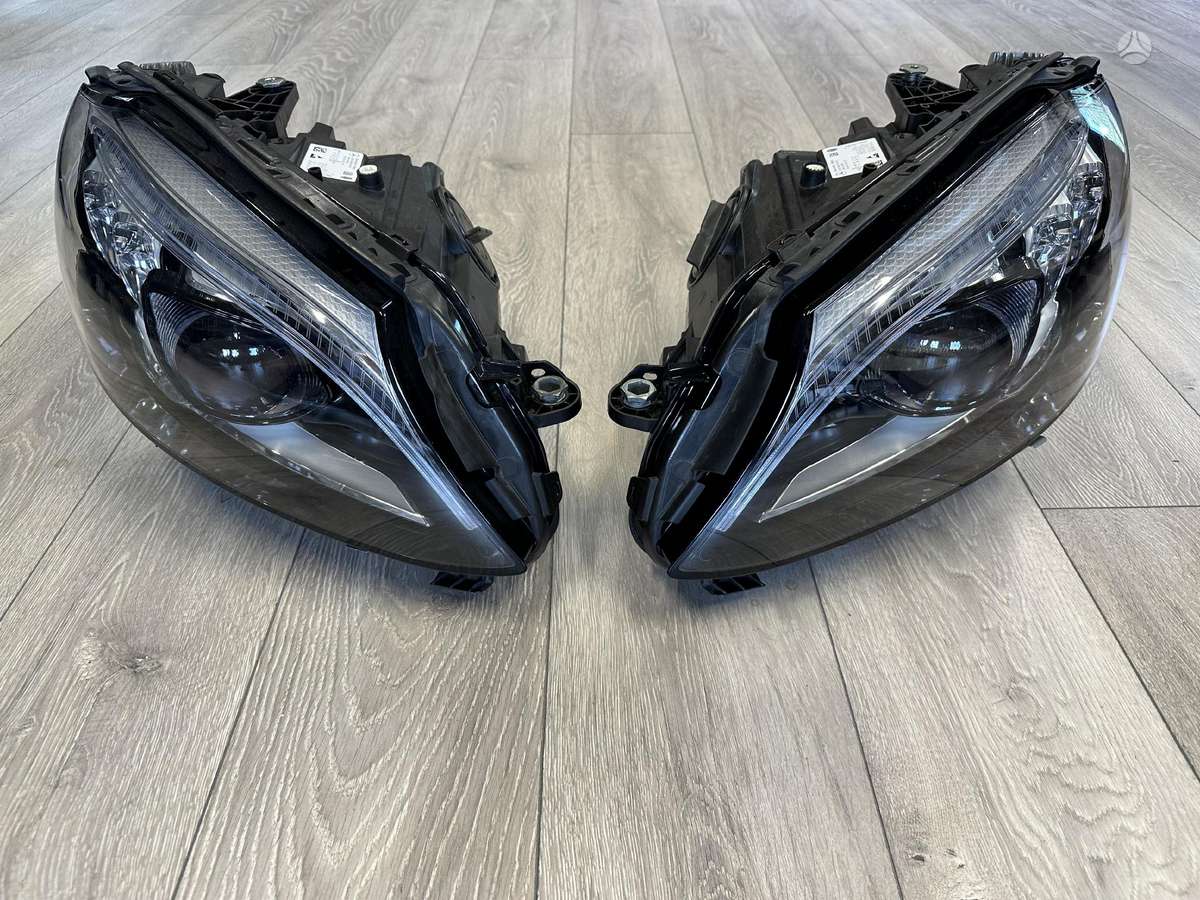 Mercedes-Benz C klasė lights