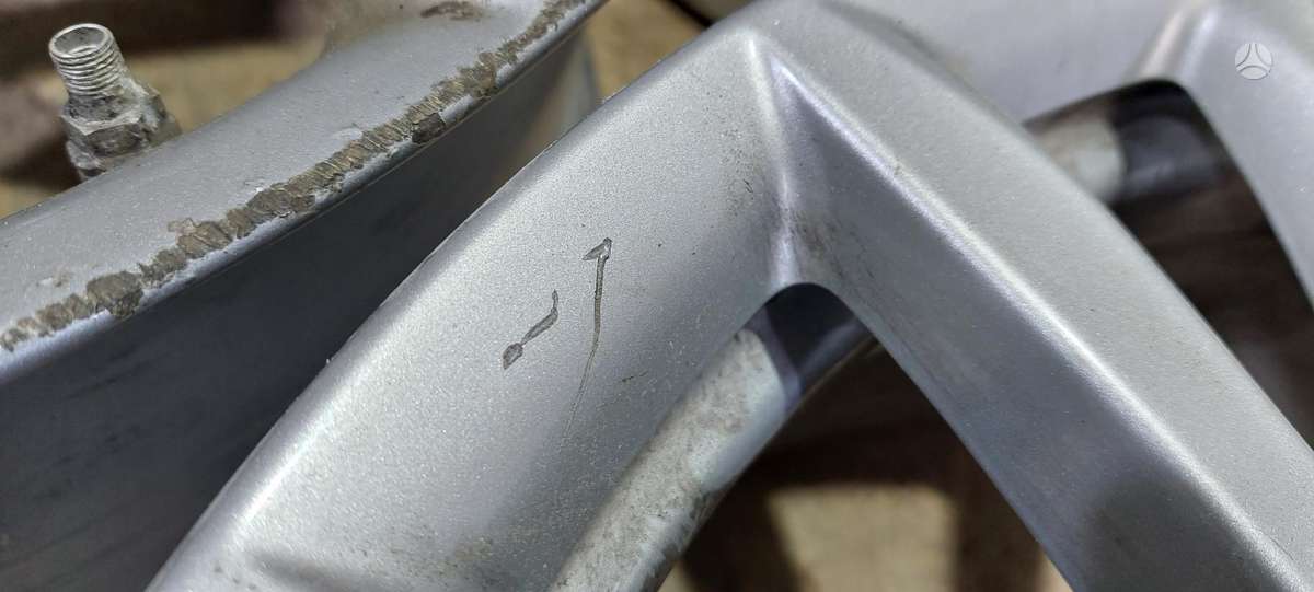 BMW 7 serija, 6861225, Cen19432