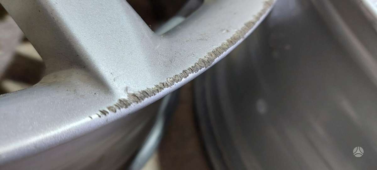 BMW 7 serija, 6861225, Cen19432