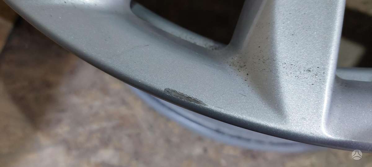 BMW 7 serija, 6861225, Cen19432