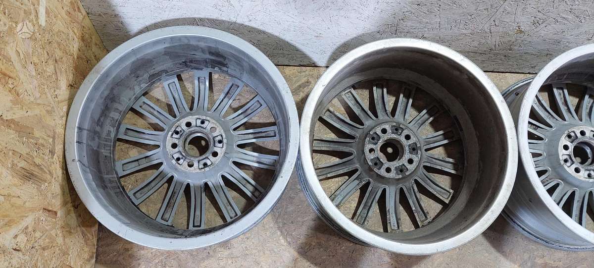 BMW 7 serija, 6861225, Cen19432