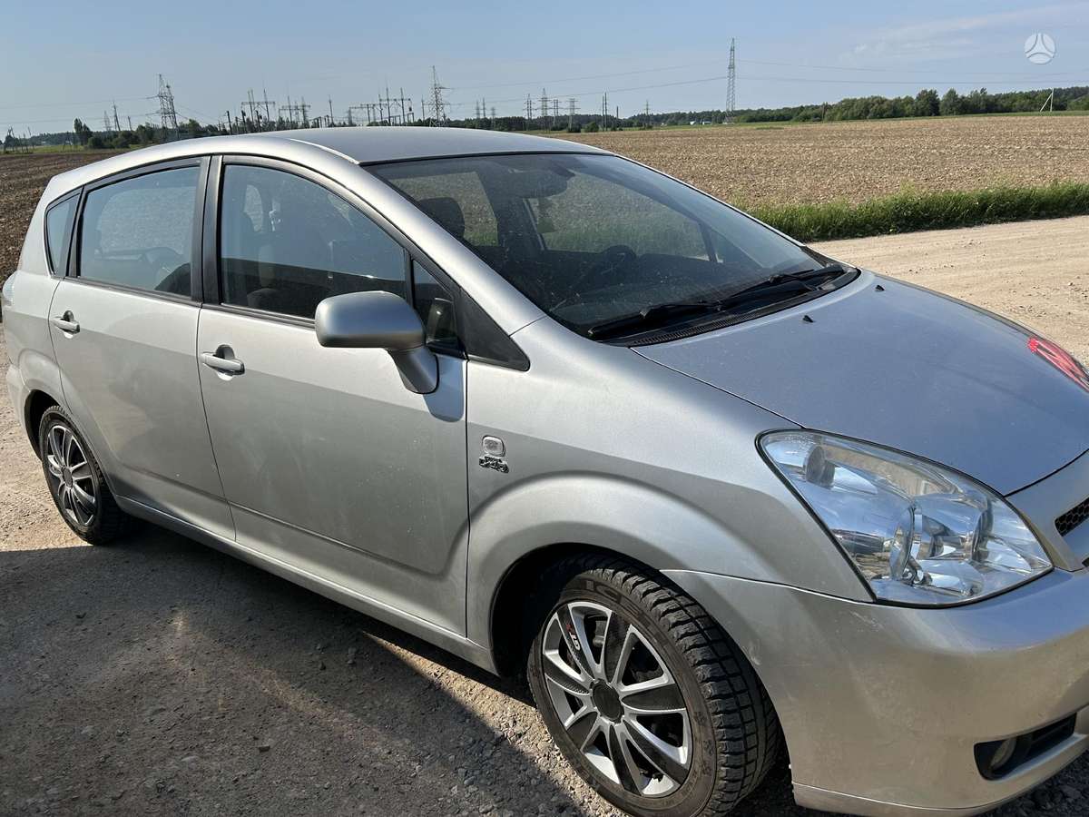 Toyota Corolla Verso dalimis