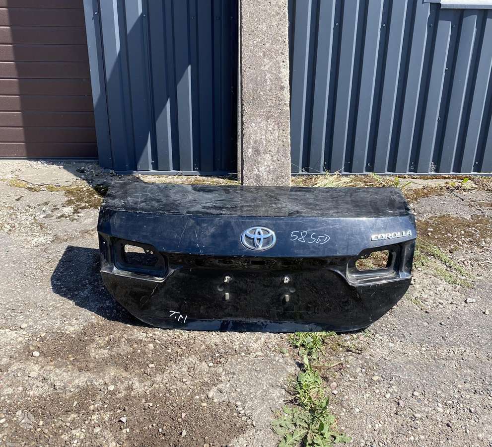 Toyota Corolla kėbulo dalys