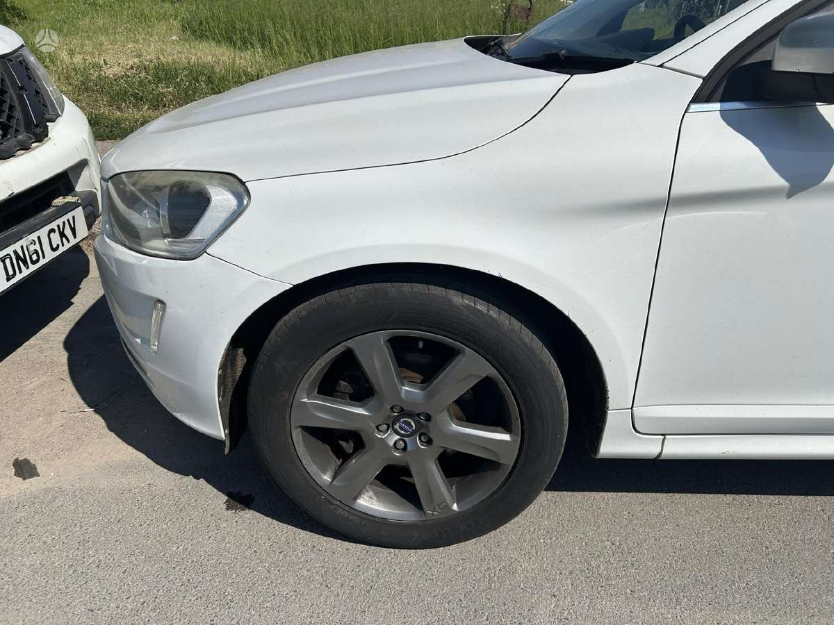 Volvo XC60 Visos volvo dalys r19