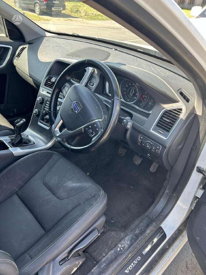 Volvo XC60 Visos volvo dalys r19