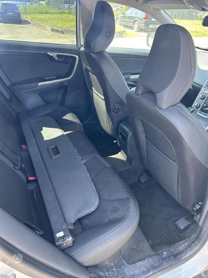 Volvo XC60 Visos volvo dalys r19