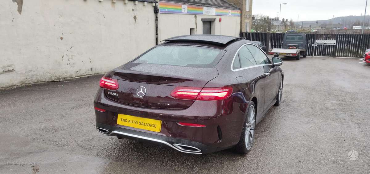 Mercedes-Benz E220 Priekio ratų variklio nėra