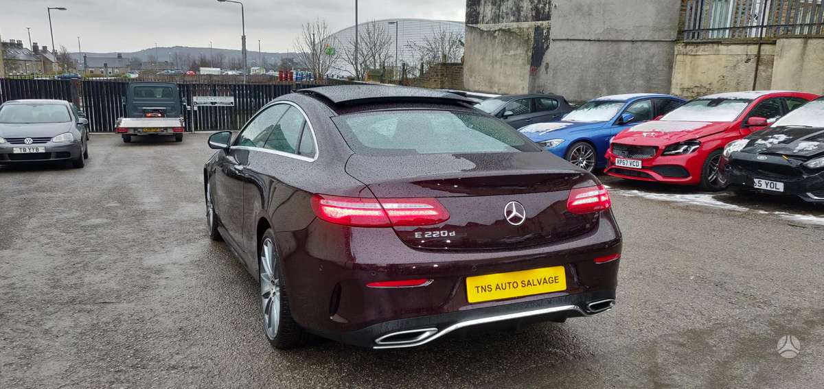 Mercedes-Benz E220 Priekio ratų variklio nėra