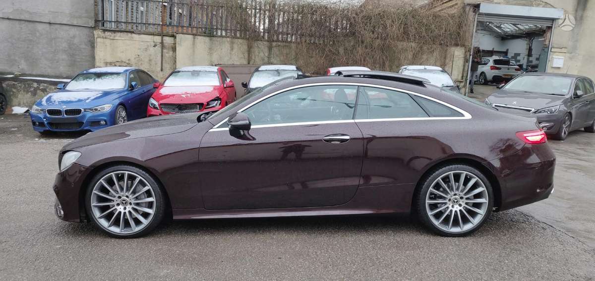 Mercedes-Benz E220 Priekio ratų variklio nėra