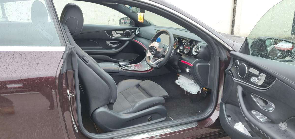 Mercedes-Benz E220 Priekio ratų variklio nėra