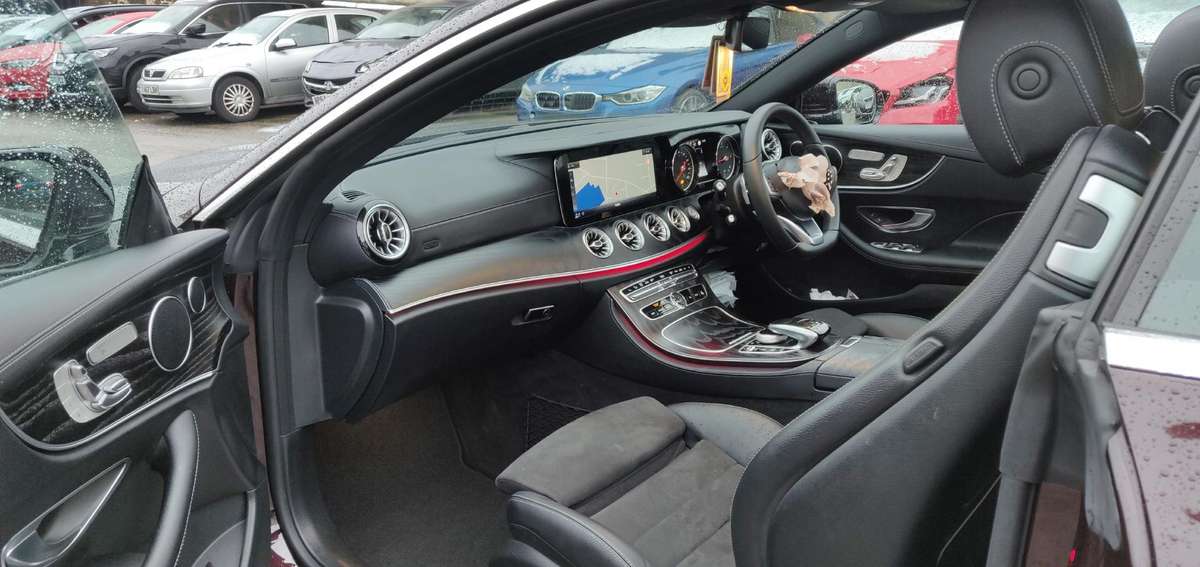 Mercedes-Benz E220 Priekio ratų variklio nėra