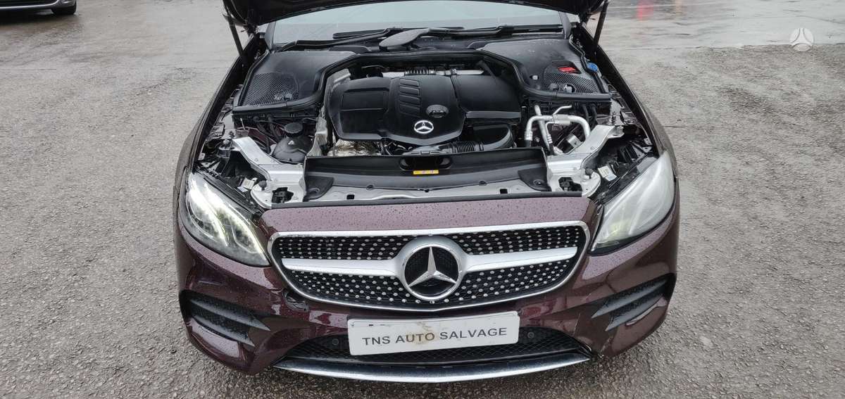 Mercedes-Benz E220 Priekio ratų variklio nėra