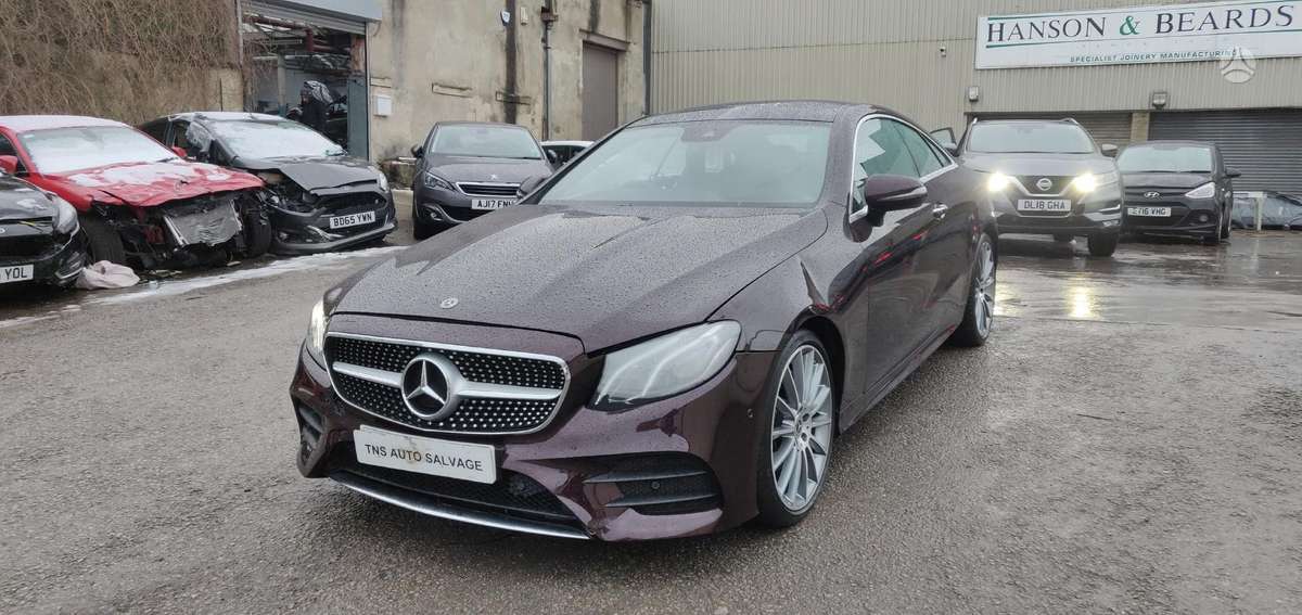 Mercedes-Benz E220 Priekio ratų variklio nėra