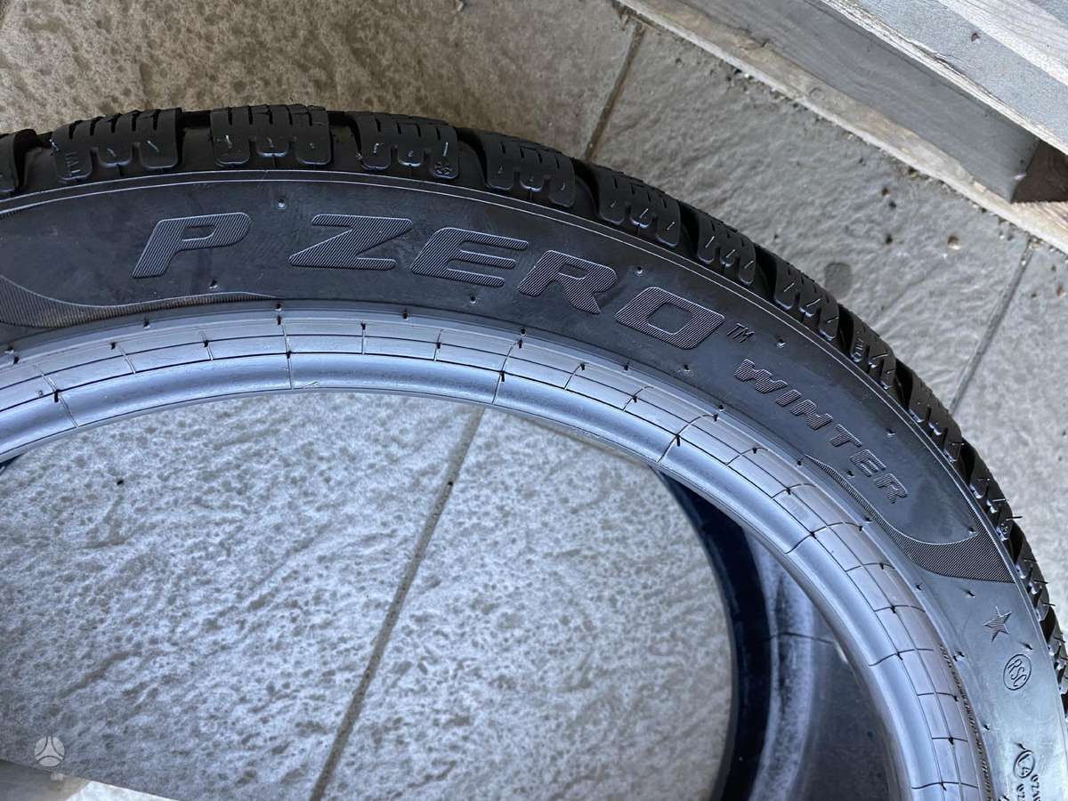 Pirelli PZero winter, winter 245/40 R19