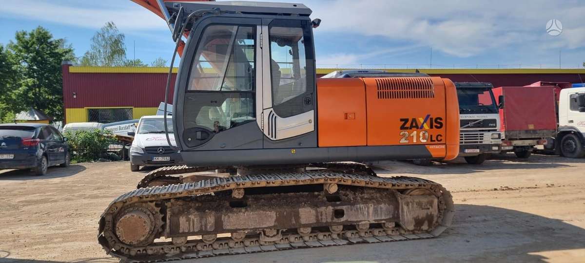 Hitachi ZX 210 LC-3, ekskavatoriai