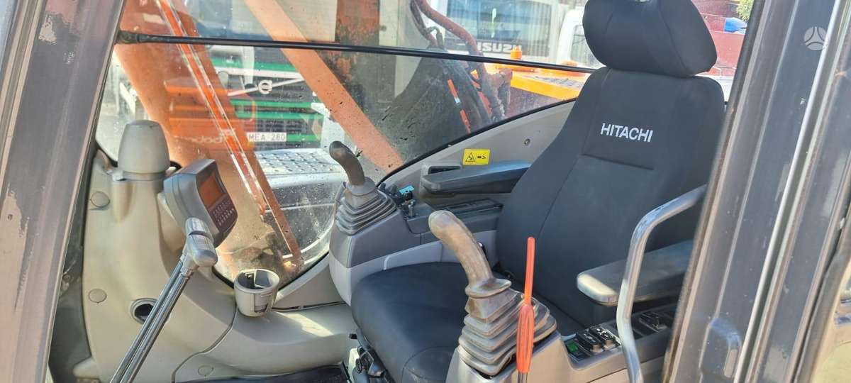 Hitachi ZX 210 LC-3, excavator